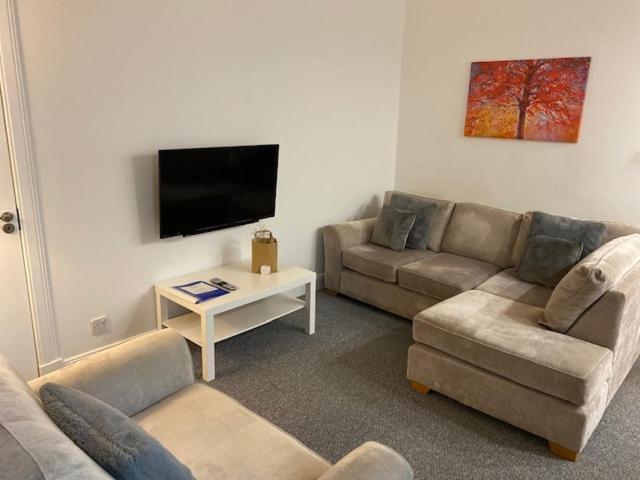 Glenfinnan - Two Bedroom Apartment 邓弗姆林 外观 照片
